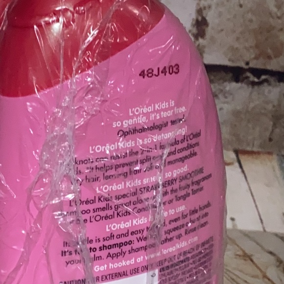 L’Oreal Kids Extra Gentle Strawberry Smooth Shampoo no tears no knots bu… - Picture 5 of 5